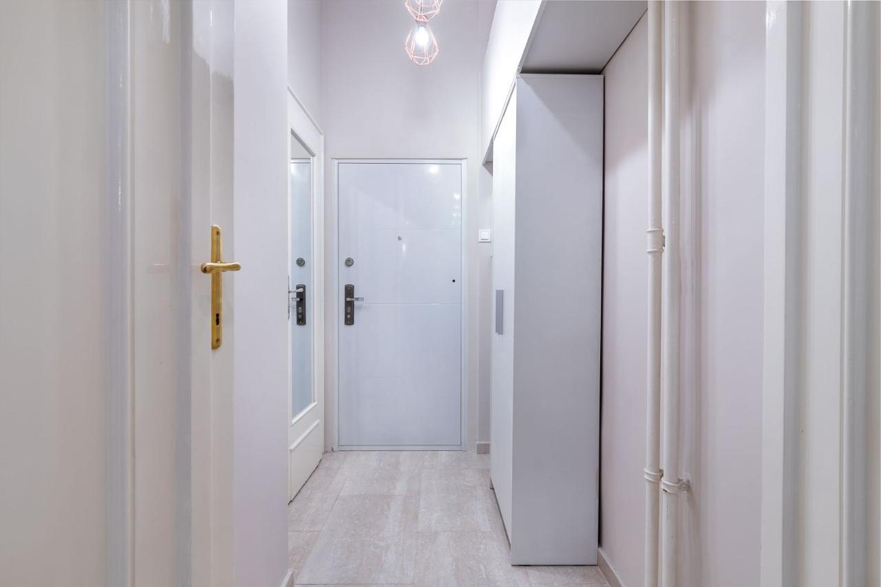 Economy Downtown Design Apartments - Free Parking - Balcony - Super Puplic Transport - Ac Βουδαπέστη Εξωτερικό φωτογραφία